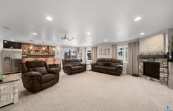 3809 S Home Plate Ave, Sioux Falls, SD 57110
