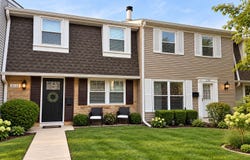 2112 Stanley Court, Schaumburg, IL 60194