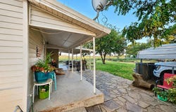 20456 E 1410 Road, Lone Wolf, OK 73655
