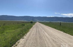 11 Gray Lane, Cascade, ID 83611