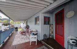 2424 NIGHTINGALE Ln, Kelso, WA 98626