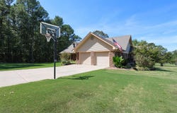 65 Golf Course Road, Glenwood, AR 71943