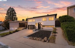5034 Rahlves Dr, Castro Valley, CA 94546