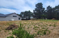 845 ROGERS Pl, Bandon, OR 97411