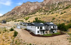 571 S ELENA Ln, Ogden, UT 84404
