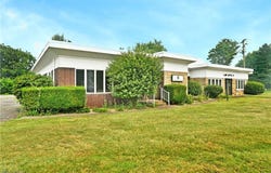 696 Valley View Drive, Brookfield, OH 44403