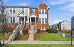 72 Nicholas Drive E, Des Plaines, IL 60016