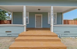 112 Irwin Court, Hanford, CA 93230