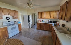 218 E Main St, Oxford, IA 52322