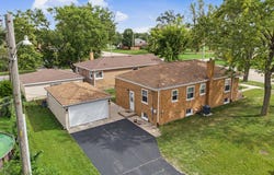 291 W Sauk Trail, South Chicago Heights, IL 60411