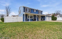 12 Holmes Avenue, Monroe, NJ 08831