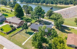1803 Parkview DR, Van Buren, AR 72956