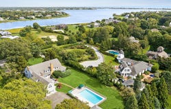 21 Seafield Lane, Westhampton Beach, NY 11978