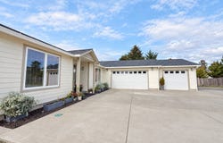 7205 EDGE CLIFF Dr, Brookings, OR 97415
