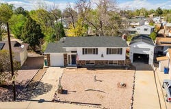 11 MacGregor Rd, Pueblo, CO 81001