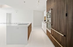 851 NE 1st Ave, Miami, FL 33132
