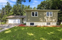 1948 Surf Drive NE, Solon, IA 52333
