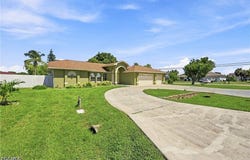 1239 SE 23rd Avenue, Cape Coral, FL 33990