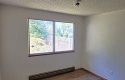 512 S HOWARD St, Newberg, OR 97132