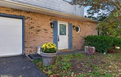 5869 LAUREL Street, HARRISBURG, PA 17112