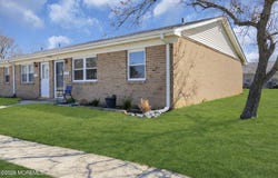 8 River Lane, Brick, NJ 08724