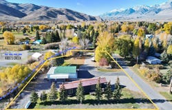 107 & 109 Willow St, Mackay, ID 83251