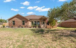 105 Echols Dr, Coahoma, TX 79511