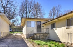 415 & 417 Spring Street, Neosho, MO 64850