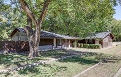 105 Barrows Lane, DeSoto, TX 75115