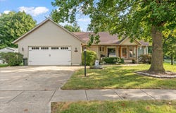 2000 Spruce Lane, Monticello, IL 61856