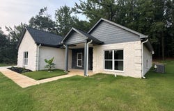 604 Moss Hill Dr, New Albany, MS 38652