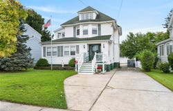 36 Union Place, Lynbrook, NY 11563