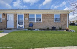 8 River Lane, Brick, NJ 08724