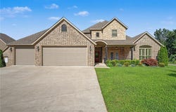 33 Ledbetter Lane, Bella Vista, AR 72715