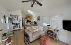 48 DEAN CT., MOUNT DORA, FL 32757