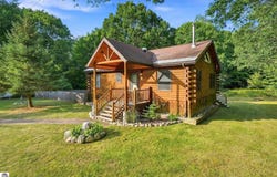 2085 E Mannsiding Road, Harrison, MI 48625