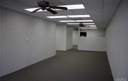 107 S Center St, Shelbina, MO 63468