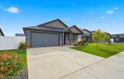 6220 W Irish Cir, Rathdrum, ID 83858