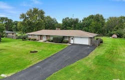 29 Brookside Lane, Bristol, IL 60512