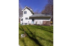 5490 Oak, Farwell, MI 48622