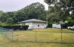 72 Fanning Boulevard, Riverhead, NY 11901