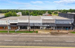 112 Gassaway Avenue, Lott, TX 76656