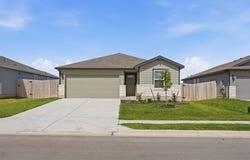 121 Honey Bee Rd, Jarrell, TX 76537