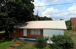 204 LICK CREEK Rd, Linden, TN 37096