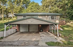 502 Dundee Road, Smithville, MO 64089