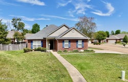 113 Oakleigh Drive, Clinton, MS 39056