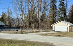 61 Whiskey Jack Rd, Sandpoint, ID 83864