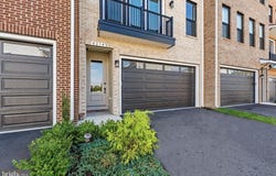 42145 SHINING STAR Square, BRAMBLETON, VA 20148