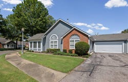 1116 OAK TIMBER Cir, Collierville, TN 38017