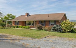 517 OLD WHITE HILL RD, STUARTS DRAFT, VA 24477